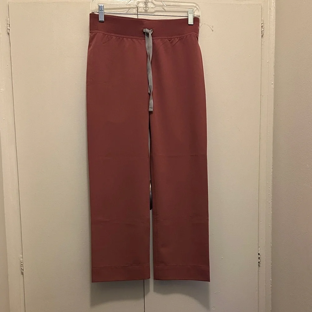 Figs Men's Rust Joggers with Gray Tie